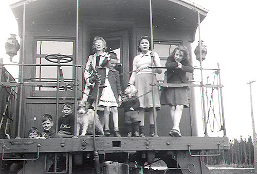 photographer unknown - canyon train about 1940-44