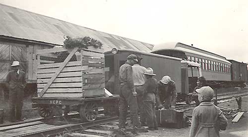 photo by Richard Frampton - speeder about to leave for Fraserdale